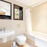 Cartier House At The Dock Apartment Leeds (West Yorkshire)