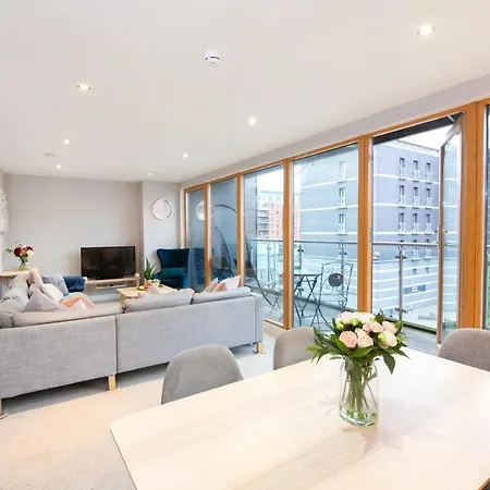 Cartier House At The Dock Leeds (West Yorkshire)