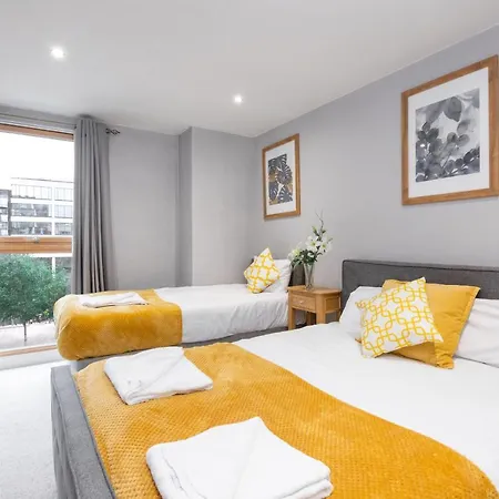 Cartier House At The Leeds Dock Apartment