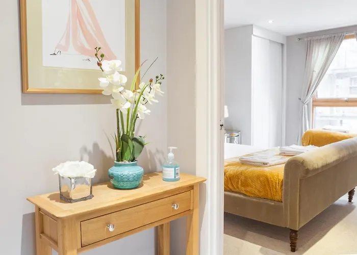 Cartier House At The Dock Apartment Leeds (West Yorkshire)