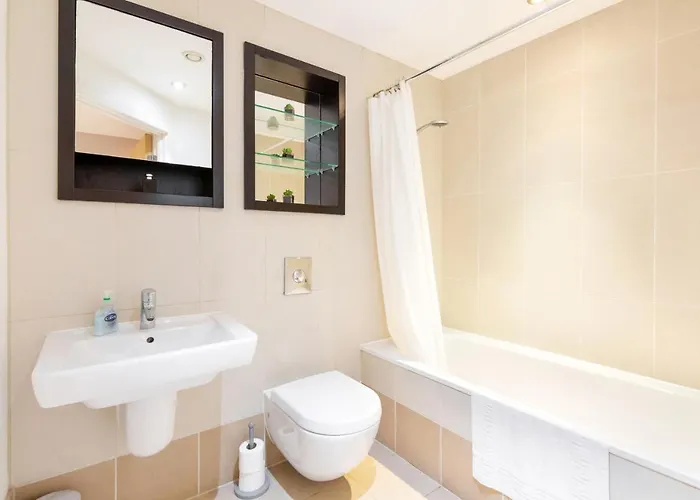 Cartier House At The Dock Apartment Leeds (West Yorkshire)