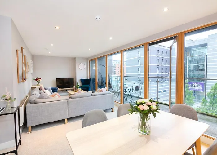 Cartier House At The Dock Leeds (West Yorkshire)